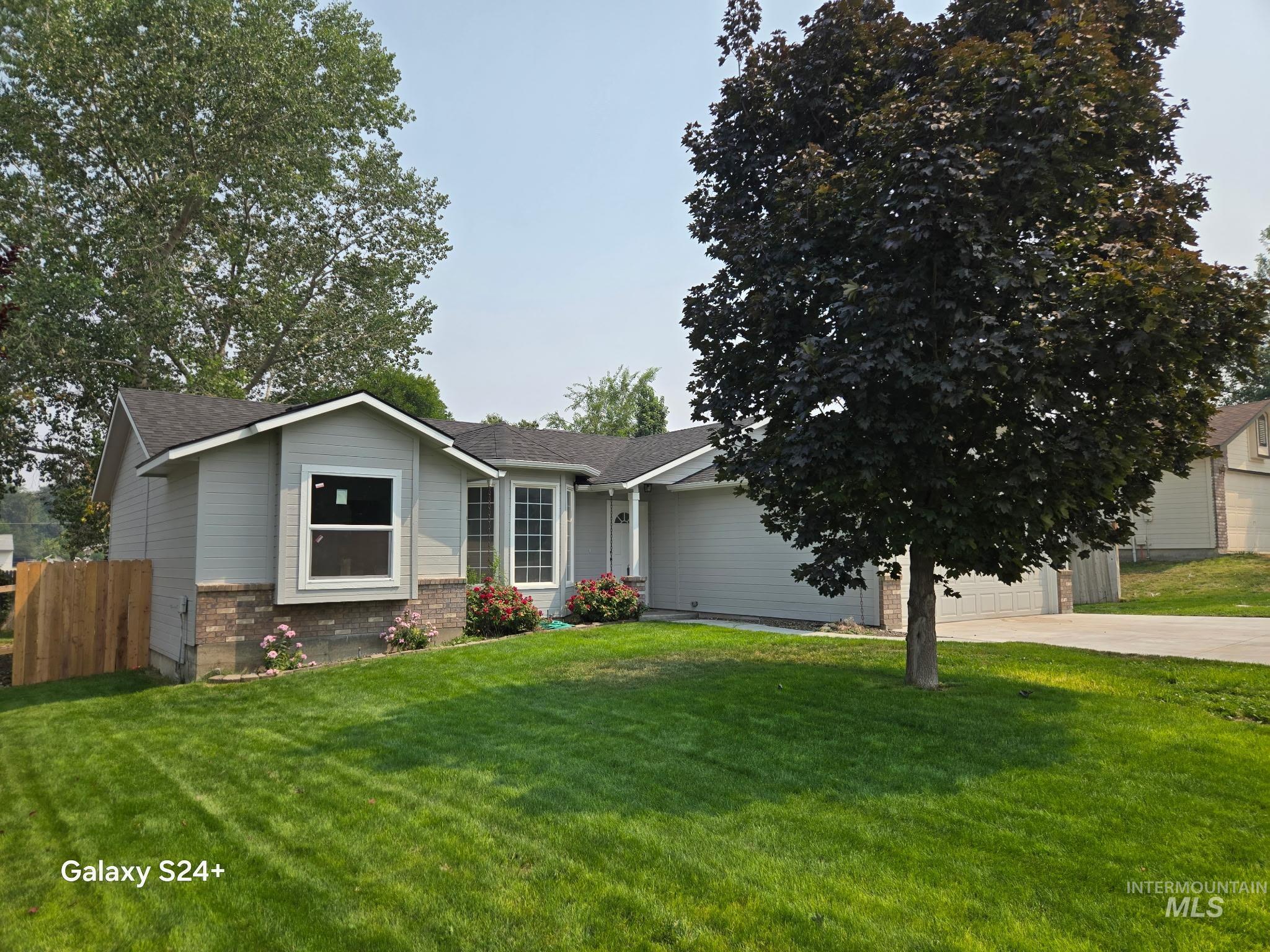 2204 S Ivy Street, Nampa, Idaho 83686, 3 Bedrooms, 2 Bathrooms, Residential For Sale, Price $375,000,MLS 98996840