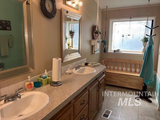 2701 N Alder, Fruitland, Idaho 83619, 2 Bedrooms, 2 Bathrooms, Residential For Sale, Price $104,500,MLS 98996843