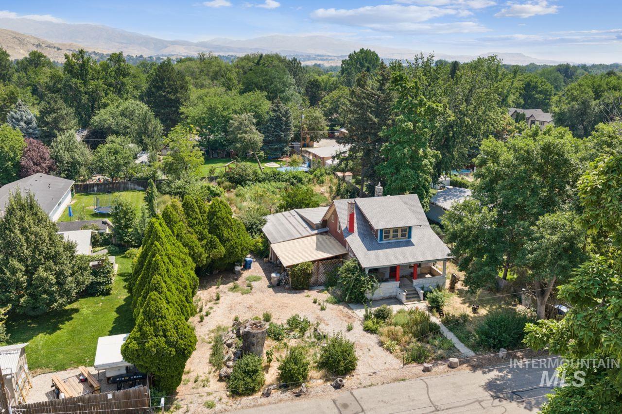 3012 N Innis St, Boise, Idaho 83703, 4 Bedrooms, 1.5 Bathrooms, Residential For Sale, Price $700,000,MLS 98996844