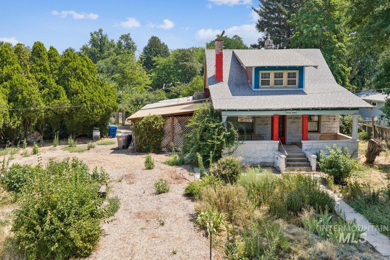 3012 N Innis St, Boise, Idaho 83703, 4 Bedrooms, 1.5 Bathrooms, Residential For Sale, Price $700,000,MLS 98996844