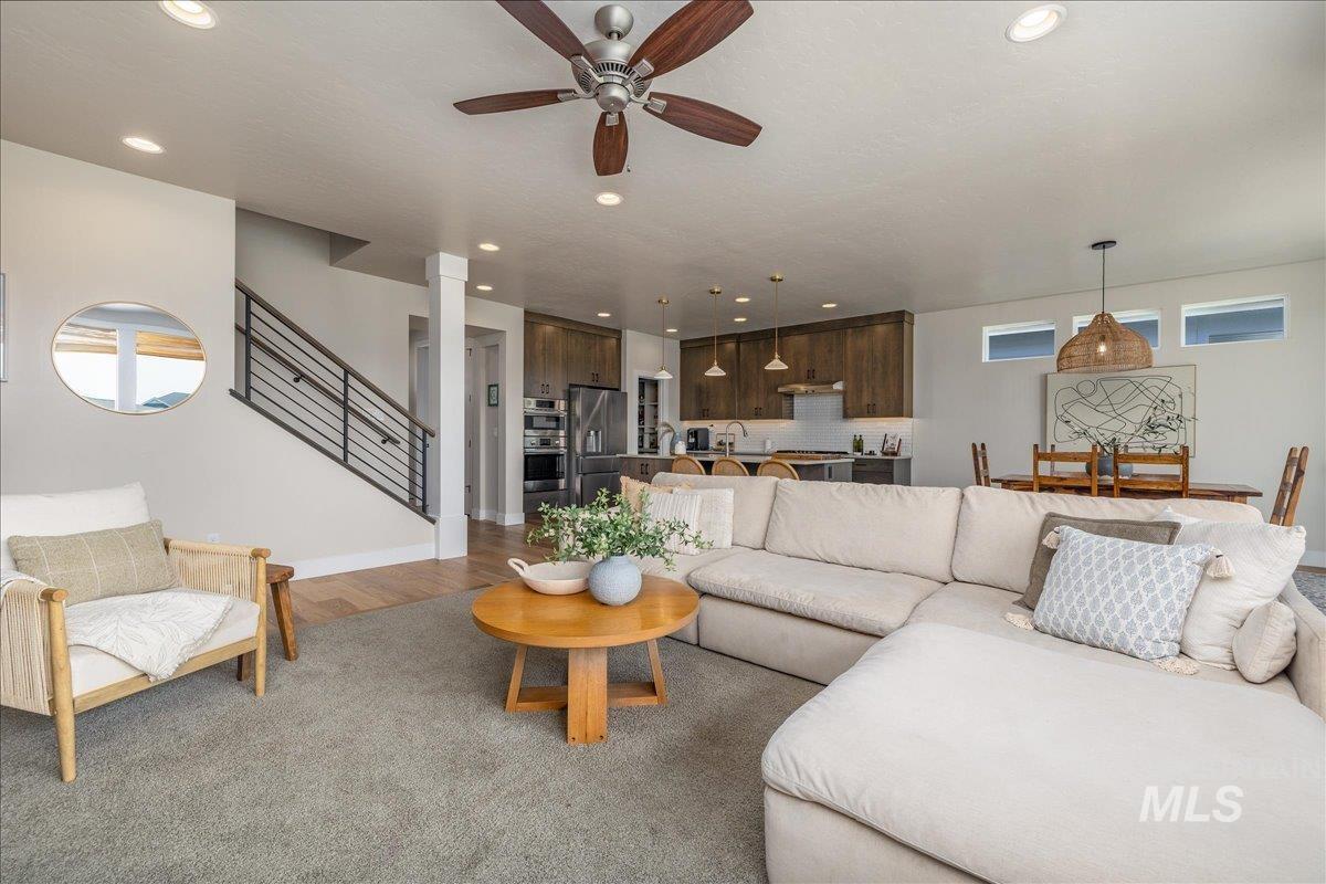 4655 W Fern Vista Court, Meridian, Idaho 83646, 4 Bedrooms, 3.5 Bathrooms, Residential For Sale, Price $810,000,MLS 98996846
