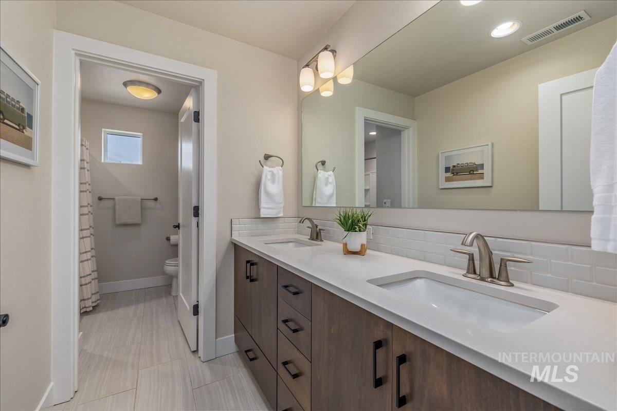 4655 W Fern Vista Court, Meridian, Idaho 83646, 4 Bedrooms, 3.5 Bathrooms, Residential For Sale, Price $810,000,MLS 98996846