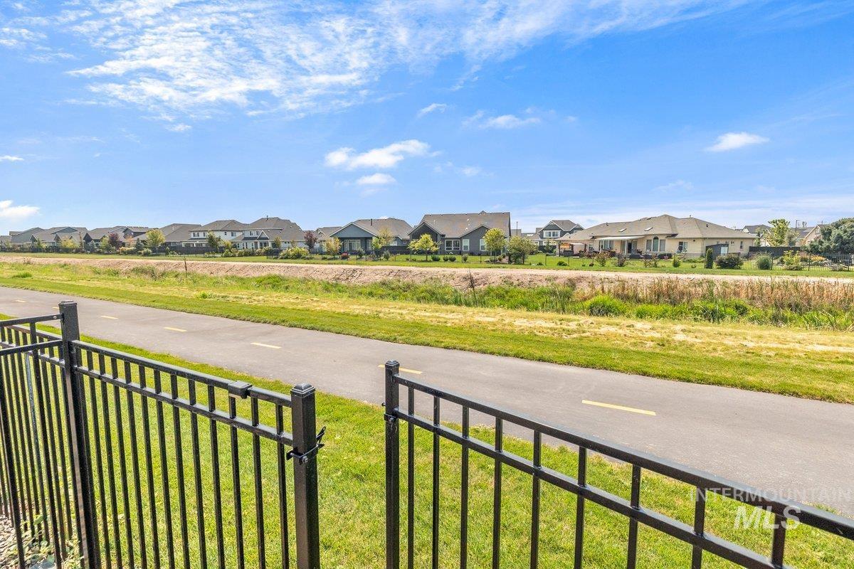 4655 W Fern Vista Court, Meridian, Idaho 83646, 4 Bedrooms, 3.5 Bathrooms, Residential For Sale, Price $810,000,MLS 98996846