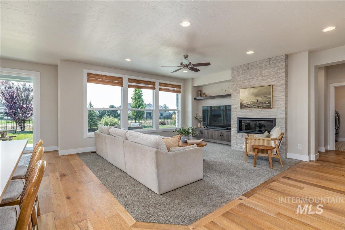 4655 W Fern Vista Court, Meridian, Idaho 83646, 4 Bedrooms, 3.5 Bathrooms, Residential For Sale, Price $810,000,MLS 98996846
