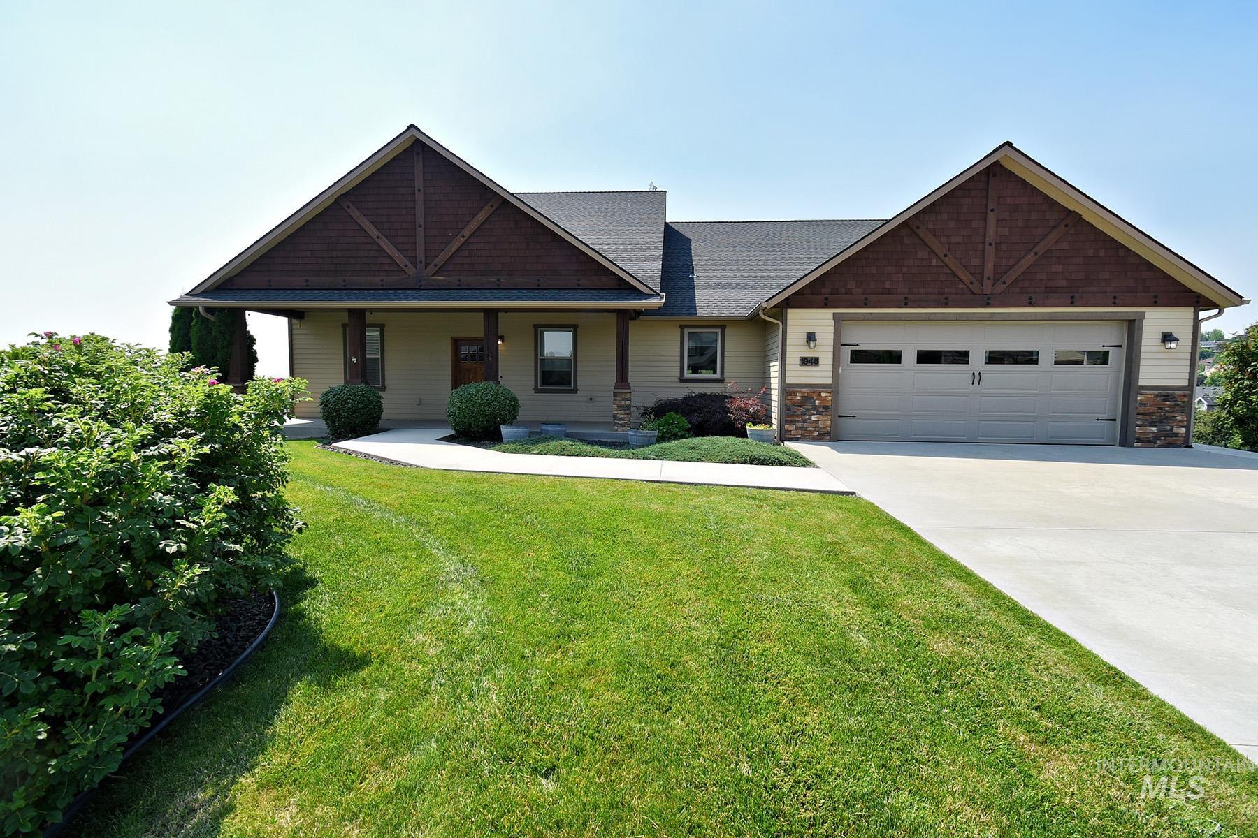 1946 Anderson Pl., Moscow, Idaho 83843, 5 Bedrooms, 3.5 Bathrooms, Residential For Sale, Price $925,000,MLS 98996849