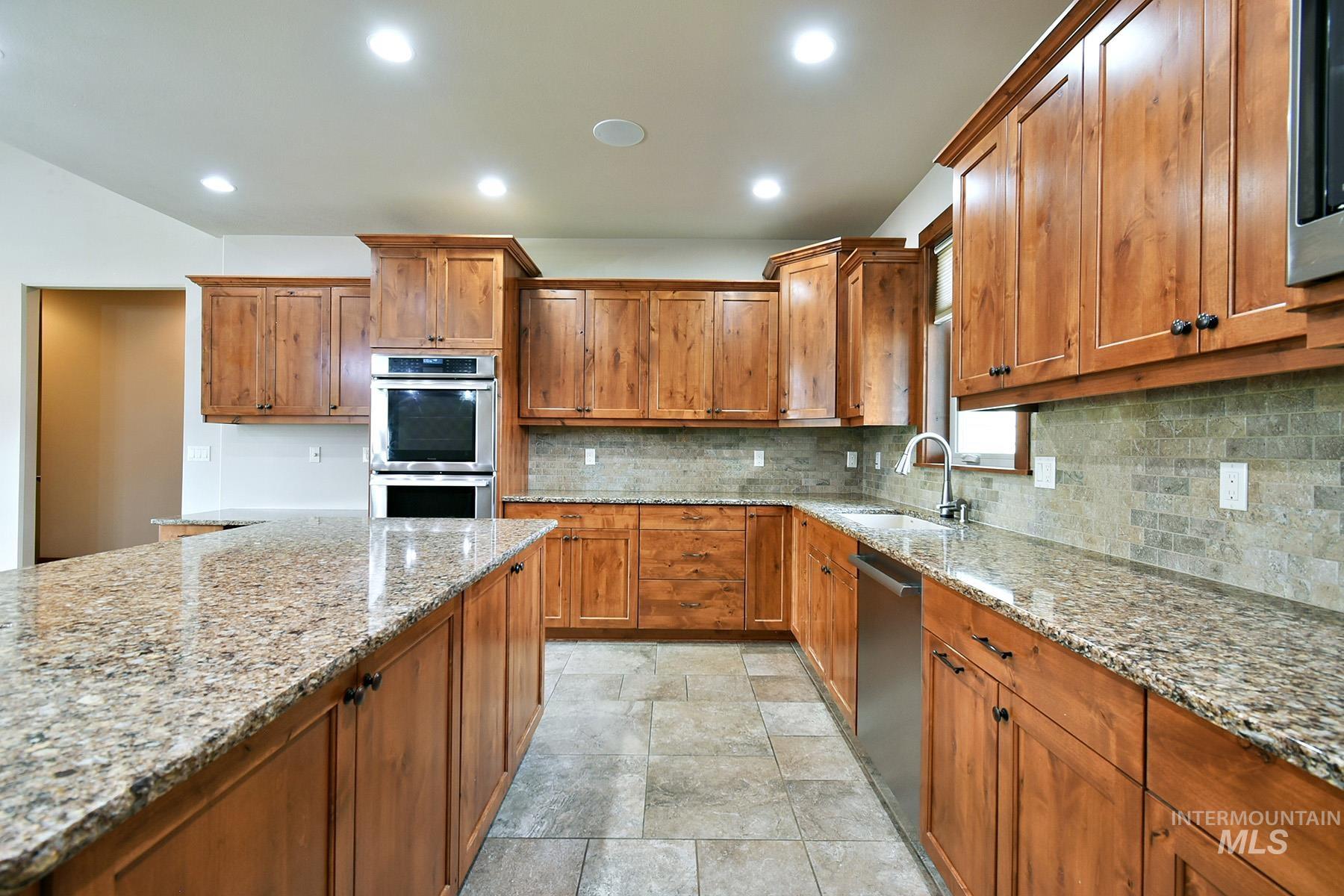 1946 Anderson Pl., Moscow, Idaho 83843, 5 Bedrooms, 3.5 Bathrooms, Residential For Sale, Price $925,000,MLS 98996849