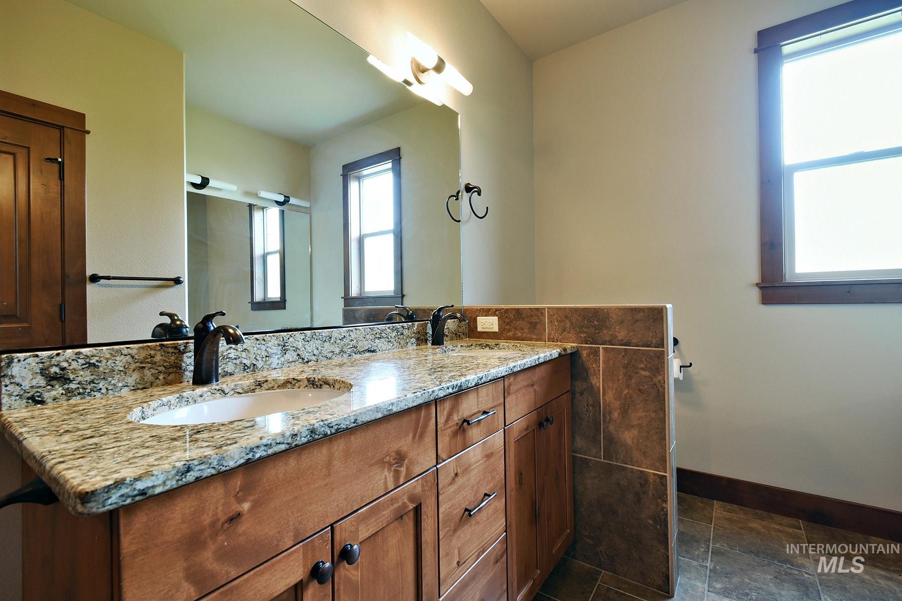 1946 Anderson Pl., Moscow, Idaho 83843, 5 Bedrooms, 3.5 Bathrooms, Residential For Sale, Price $925,000,MLS 98996849