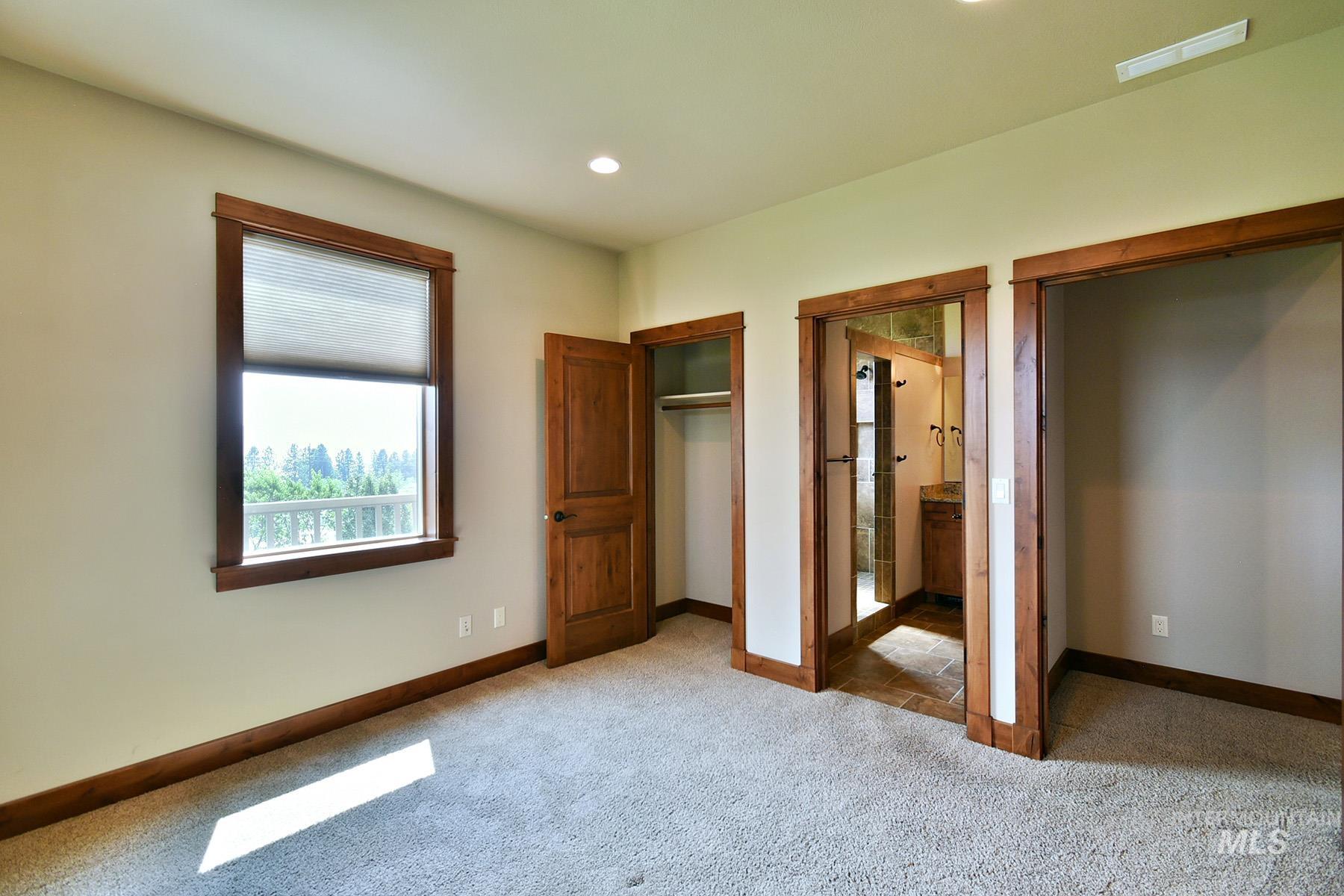 1946 Anderson Pl., Moscow, Idaho 83843, 5 Bedrooms, 3.5 Bathrooms, Residential For Sale, Price $925,000,MLS 98996849