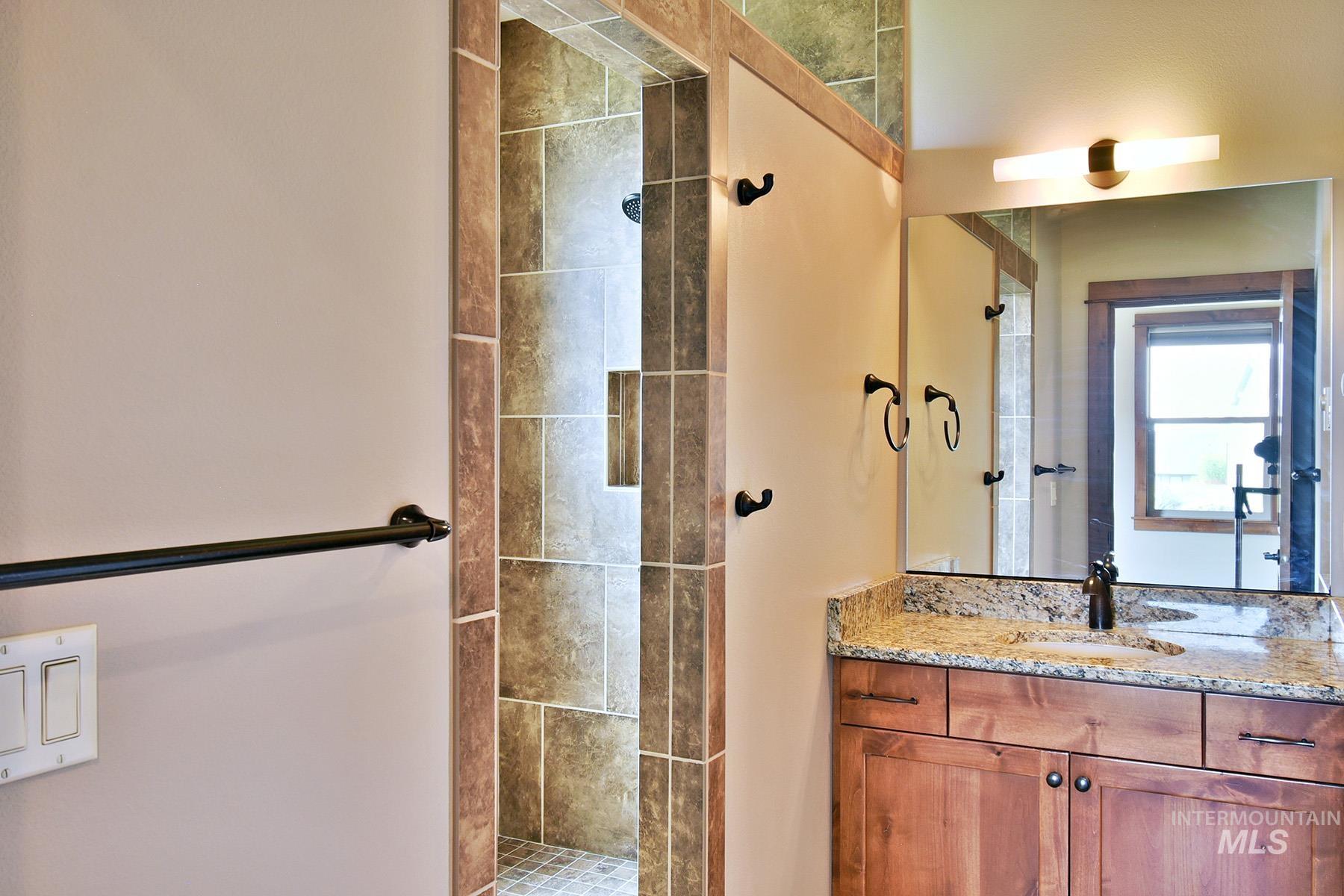 1946 Anderson Pl., Moscow, Idaho 83843, 5 Bedrooms, 3.5 Bathrooms, Residential For Sale, Price $925,000,MLS 98996849