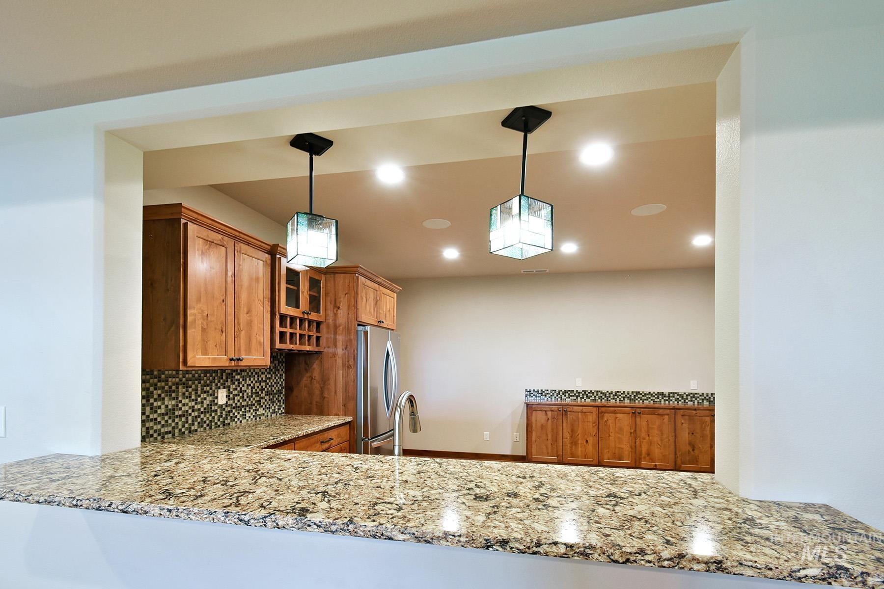 1946 Anderson Pl., Moscow, Idaho 83843, 5 Bedrooms, 3.5 Bathrooms, Residential For Sale, Price $925,000,MLS 98996849