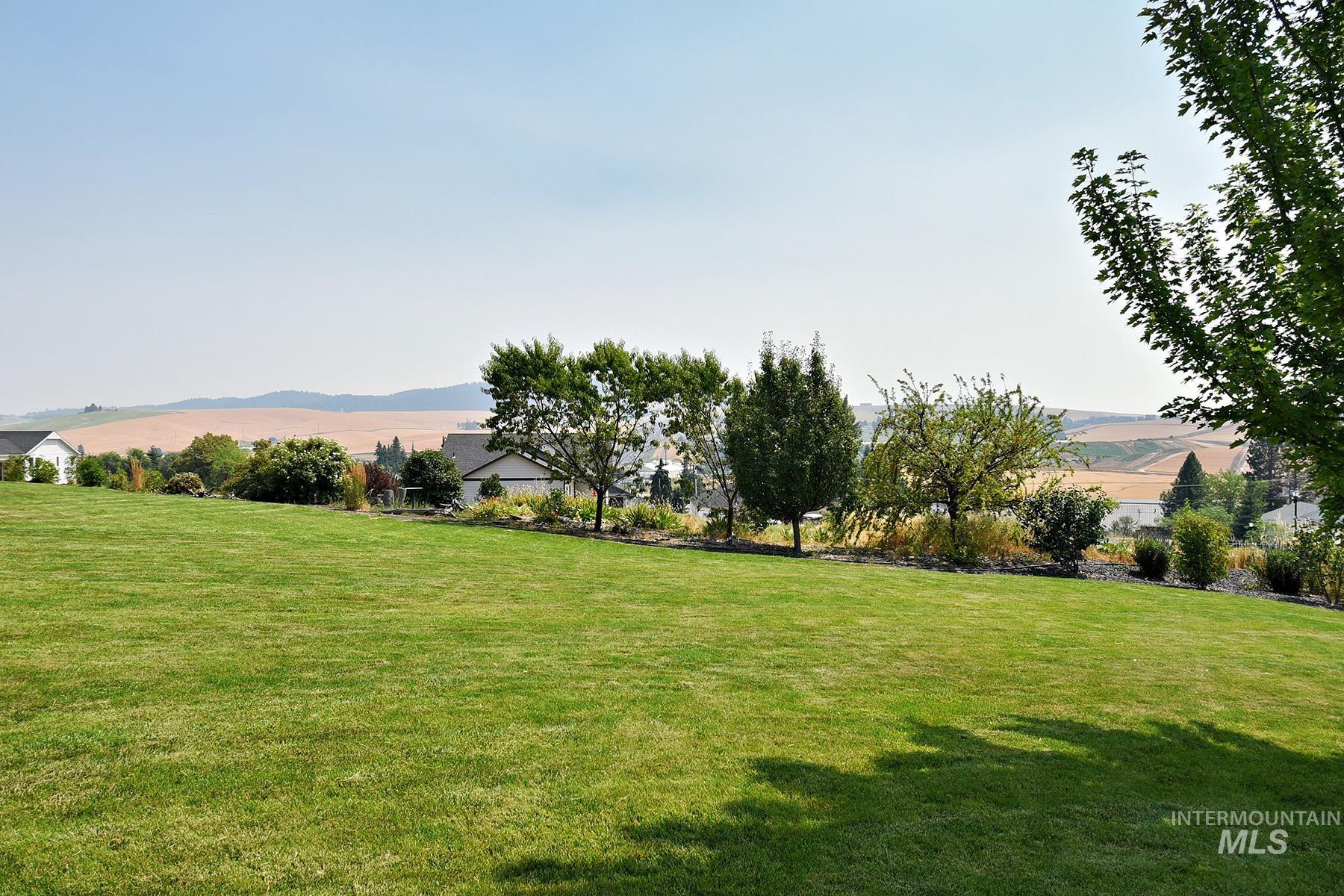 1946 Anderson Pl., Moscow, Idaho 83843, 5 Bedrooms, 3.5 Bathrooms, Residential For Sale, Price $925,000,MLS 98996849