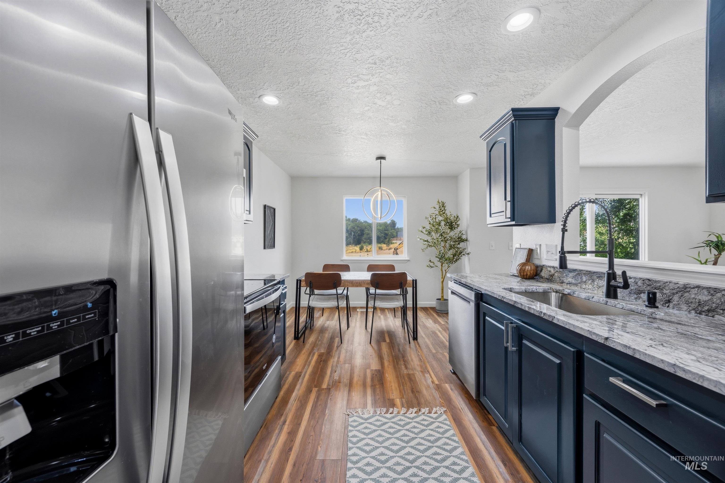5 S Sugar Loop Ln, Nampa, Idaho 83687, 3 Bedrooms, 2.5 Bathrooms, Residential For Sale, Price $350,000,MLS 98996851