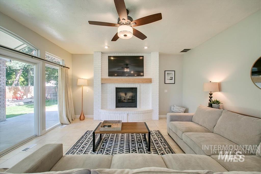 1823 N Radcliffe Way, Eagle, Idaho 83616, 4 Bedrooms, 2.5 Bathrooms, Residential For Sale, Price $774,900,MLS 98996853