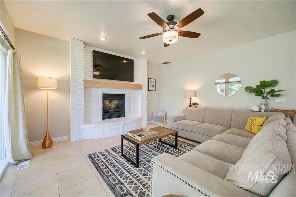 1823 N Radcliffe Way, Eagle, Idaho 83616, 4 Bedrooms, 2.5 Bathrooms, Residential For Sale, Price $774,900,MLS 98996853