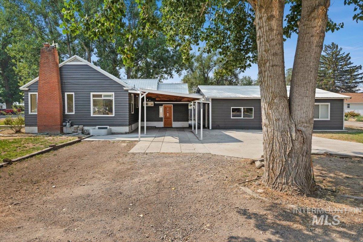 1105 Idaho St, Gooding, Idaho 83330, 4 Bedrooms, 2 Bathrooms, Residential For Sale, Price $324,900,MLS 98996854