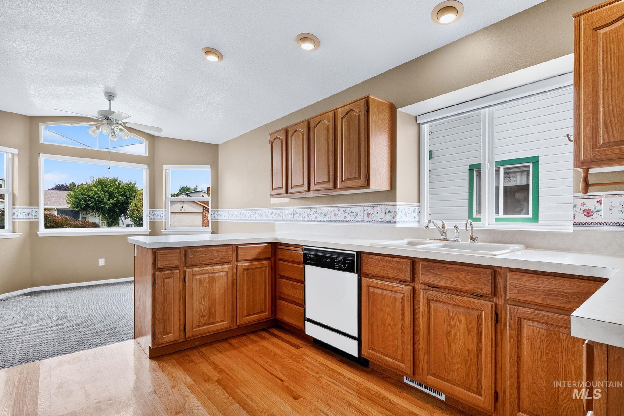 8261 W Echo Falls Ln, Garden City, Idaho 83714, 3 Bedrooms, 2 Bathrooms, Residential For Sale, Price $534,000,MLS 98996855