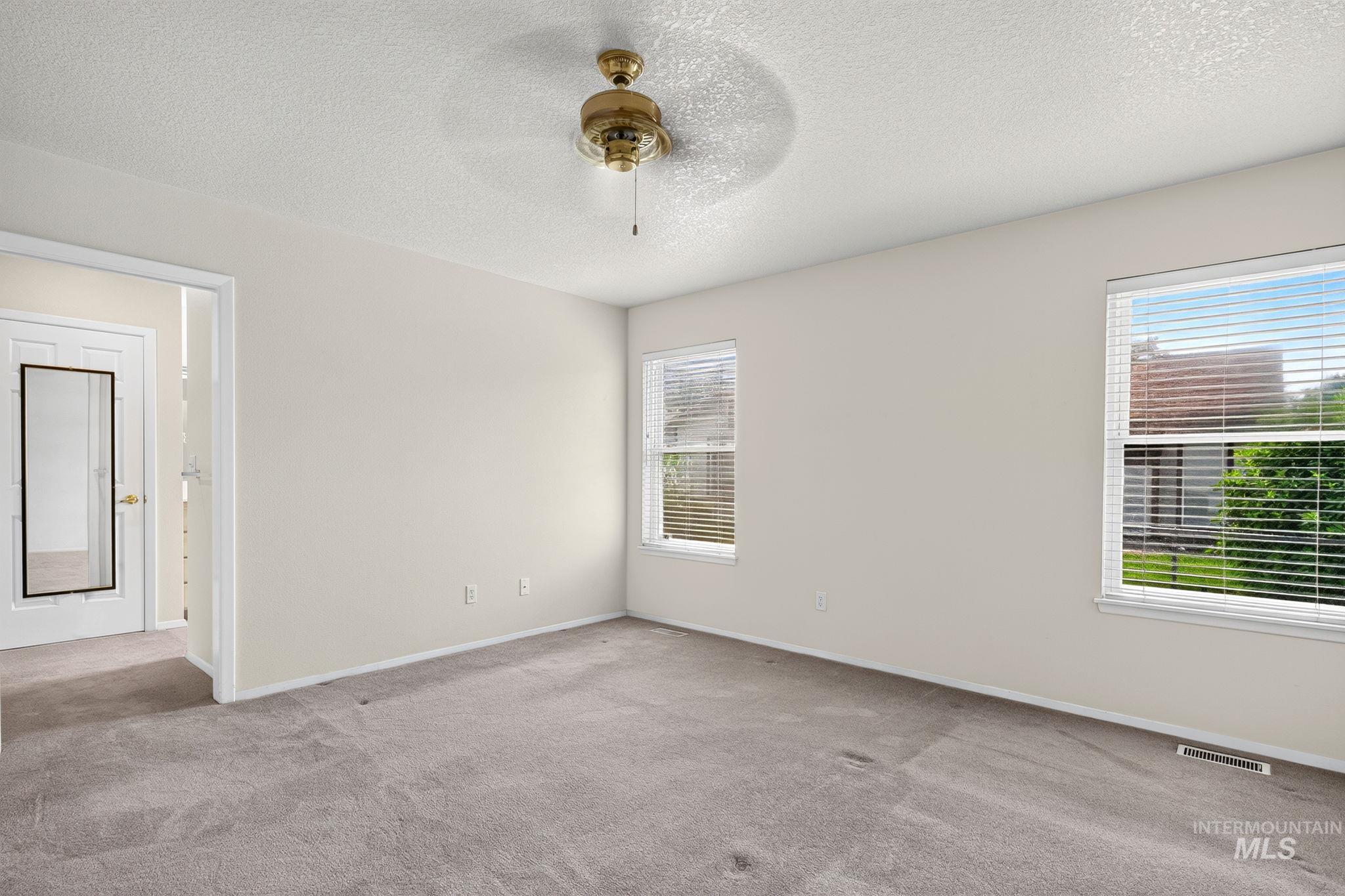 8261 W Echo Falls Ln, Garden City, Idaho 83714, 3 Bedrooms, 2 Bathrooms, Residential For Sale, Price $534,000,MLS 98996855