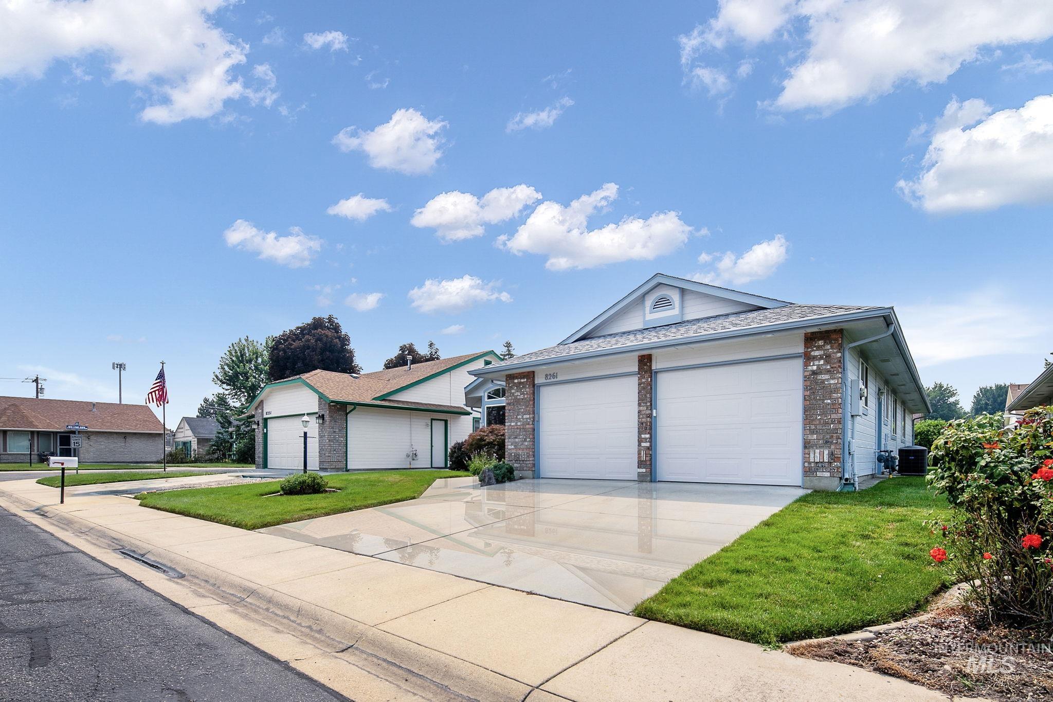8261 W Echo Falls Ln, Garden City, Idaho 83714, 3 Bedrooms, 2 Bathrooms, Residential For Sale, Price $534,000,MLS 98996855
