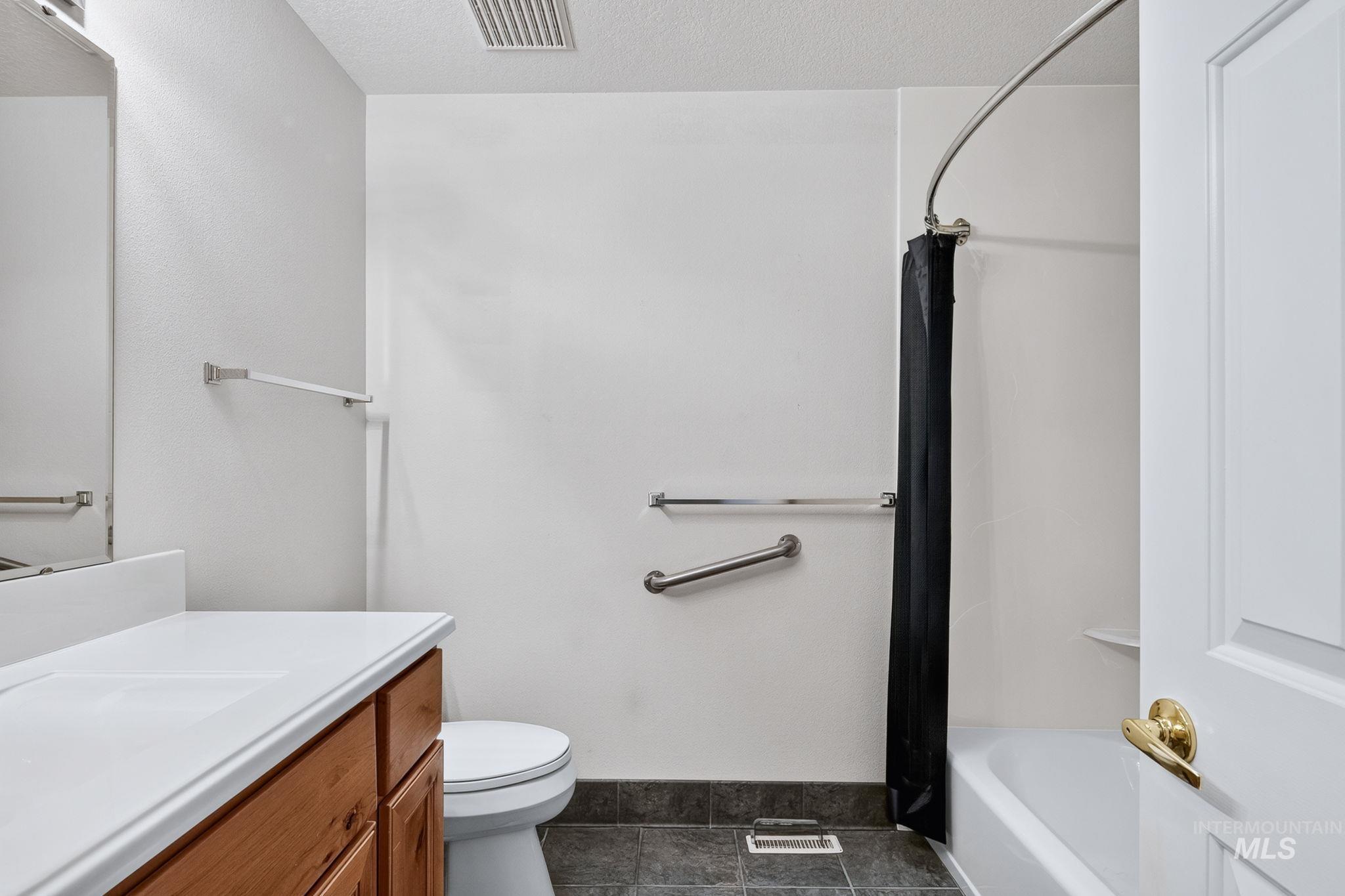 8261 W Echo Falls Ln, Garden City, Idaho 83714, 3 Bedrooms, 2 Bathrooms, Residential For Sale, Price $534,000,MLS 98996855