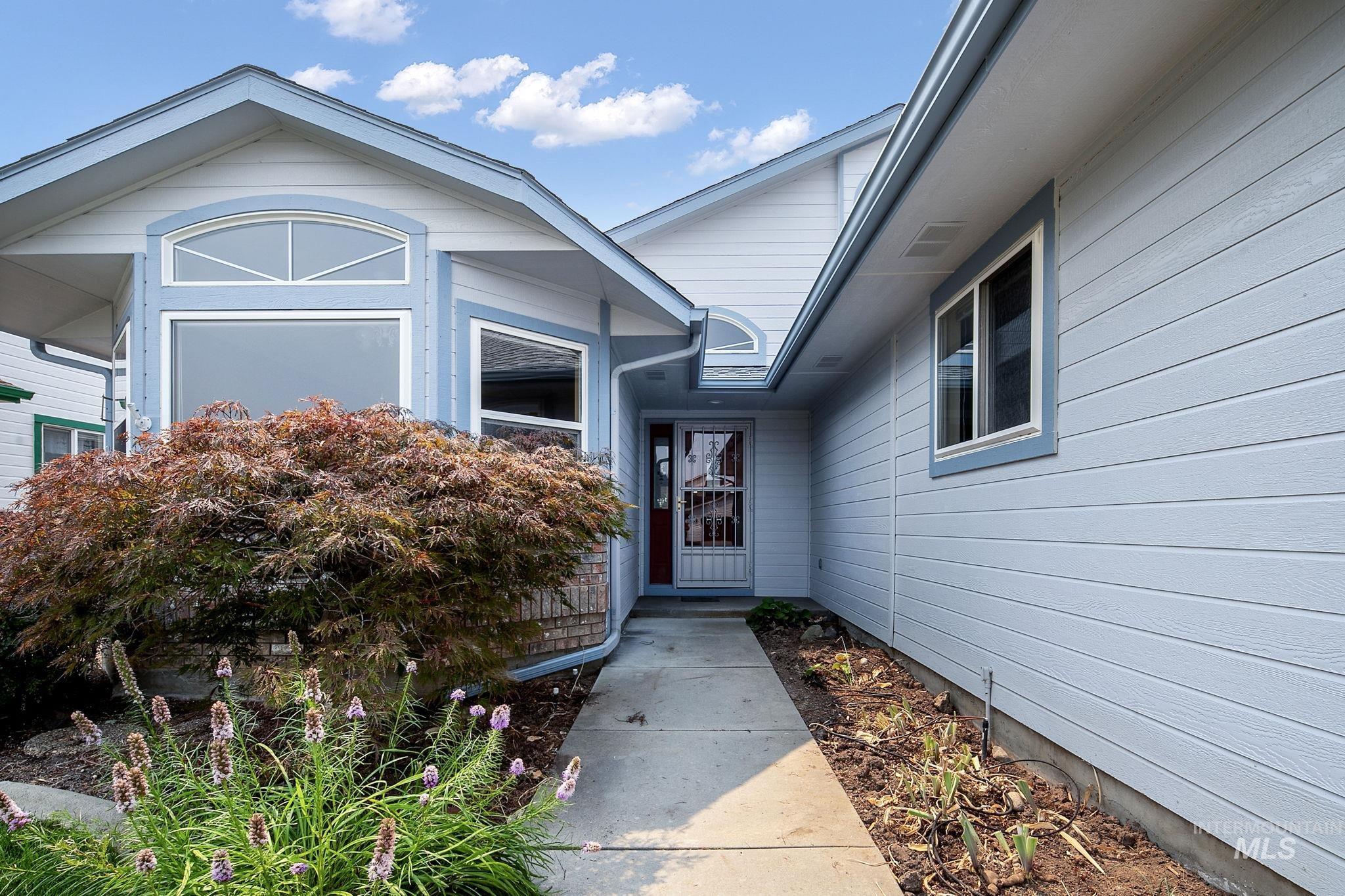 8261 W Echo Falls Ln, Garden City, Idaho 83714, 3 Bedrooms, 2 Bathrooms, Residential For Sale, Price $534,000,MLS 98996855