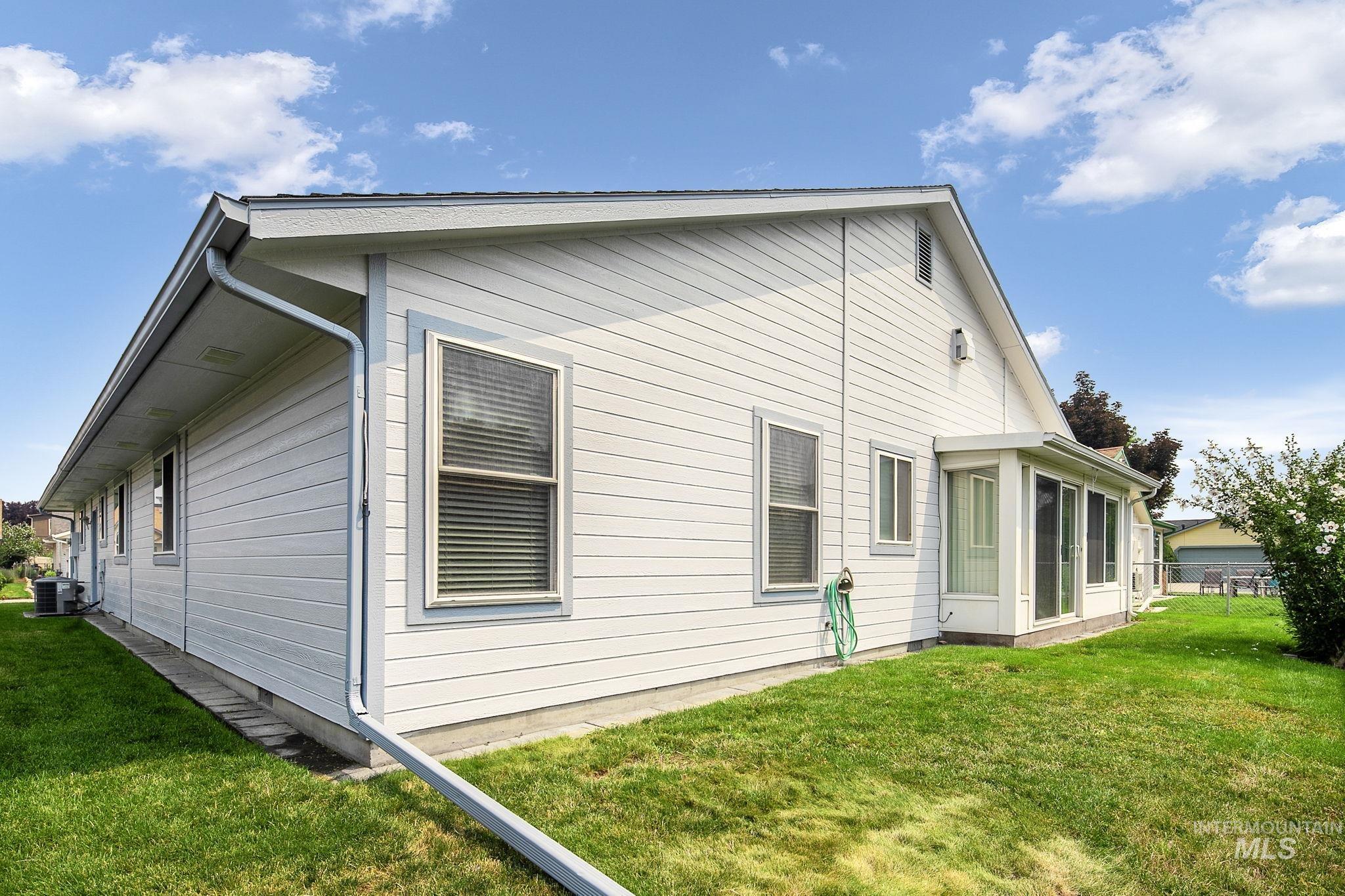 8261 W Echo Falls Ln, Garden City, Idaho 83714, 3 Bedrooms, 2 Bathrooms, Residential For Sale, Price $534,000,MLS 98996855