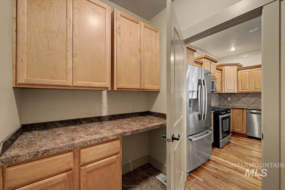 2561 E Satterfield Street, Meridian, Idaho 83646, 3 Bedrooms, 2 Bathrooms, Residential For Sale, Price $430,000,MLS 98996856