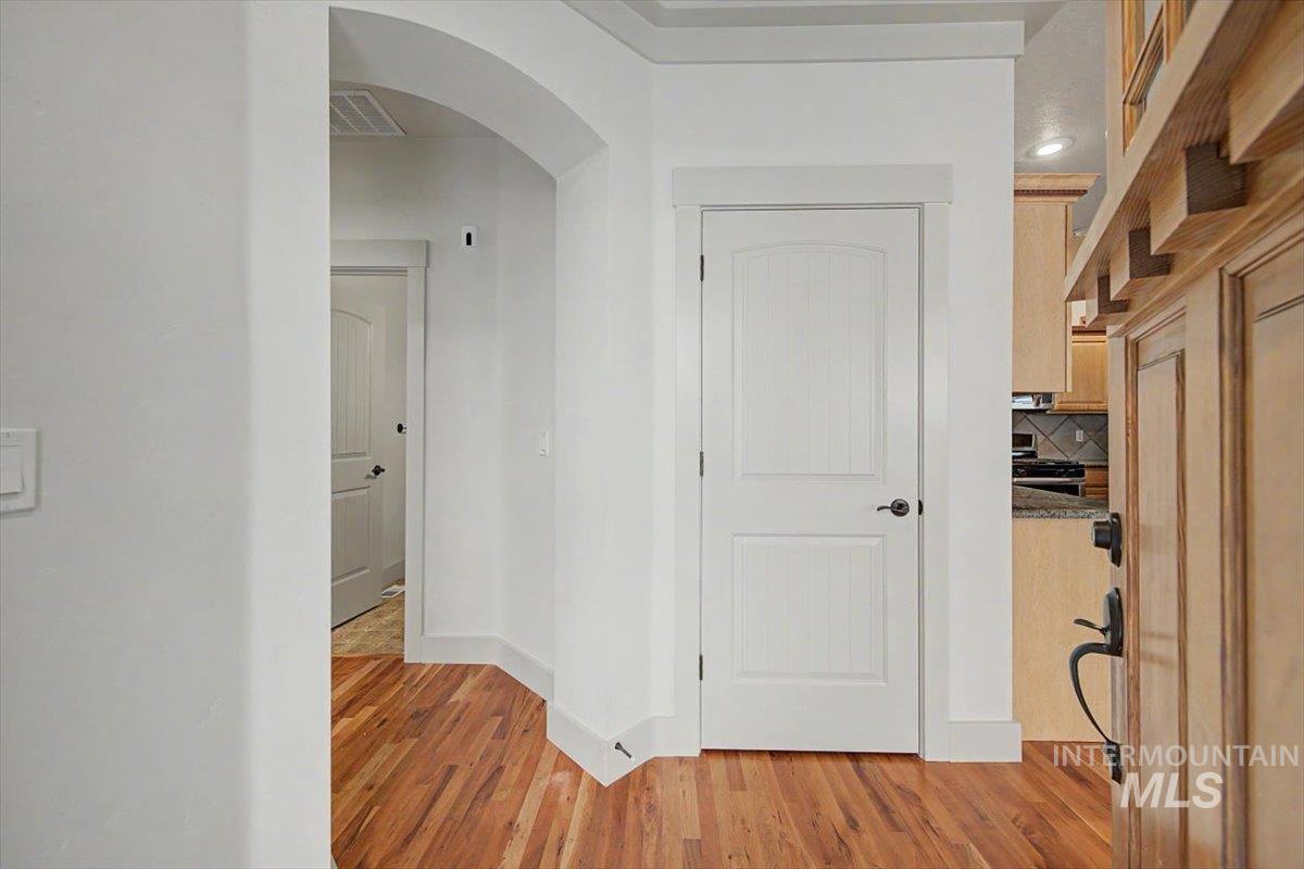 2561 E Satterfield Street, Meridian, Idaho 83646, 3 Bedrooms, 2 Bathrooms, Residential For Sale, Price $430,000,MLS 98996856