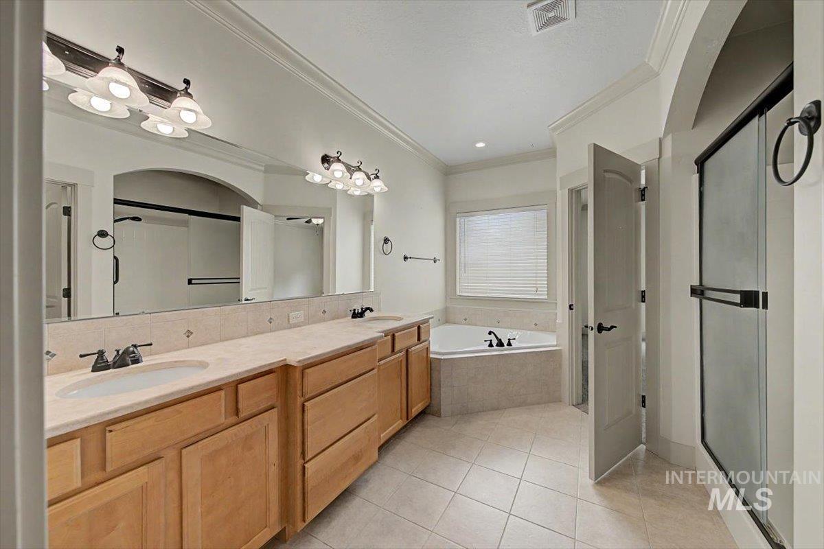 2561 E Satterfield Street, Meridian, Idaho 83646, 3 Bedrooms, 2 Bathrooms, Residential For Sale, Price $430,000,MLS 98996856