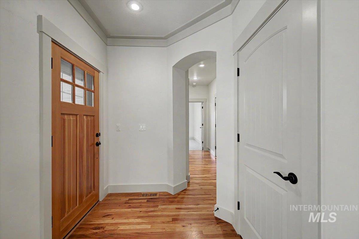 2561 E Satterfield Street, Meridian, Idaho 83646, 3 Bedrooms, 2 Bathrooms, Residential For Sale, Price $430,000,MLS 98996856