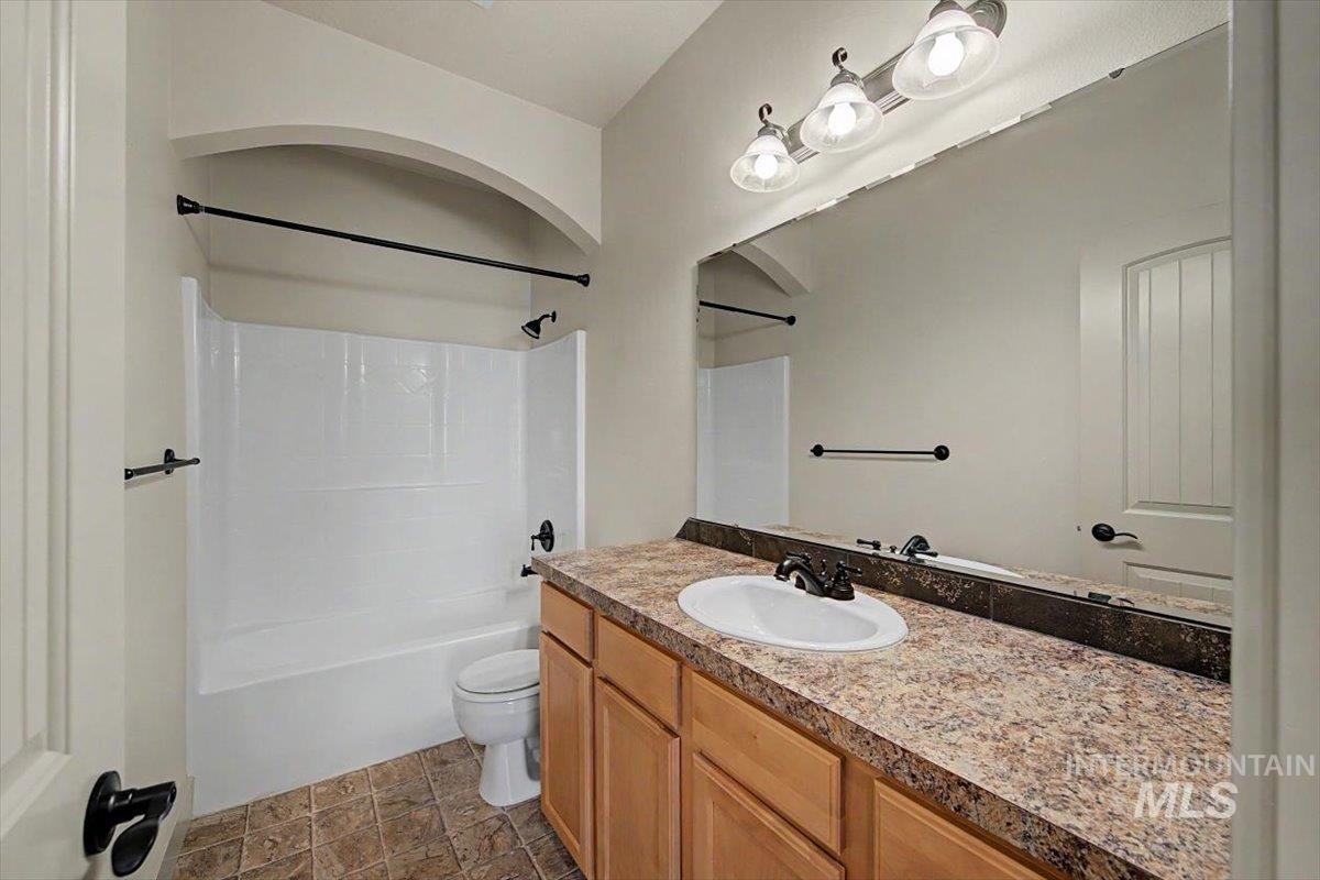2561 E Satterfield Street, Meridian, Idaho 83646, 3 Bedrooms, 2 Bathrooms, Residential For Sale, Price $430,000,MLS 98996856