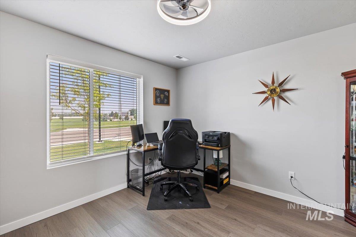 1532 N Coltsfoot Ave, Kuna, Idaho 83634, 3 Bedrooms, 2 Bathrooms, Residential For Sale, Price $420,000,MLS 98996857