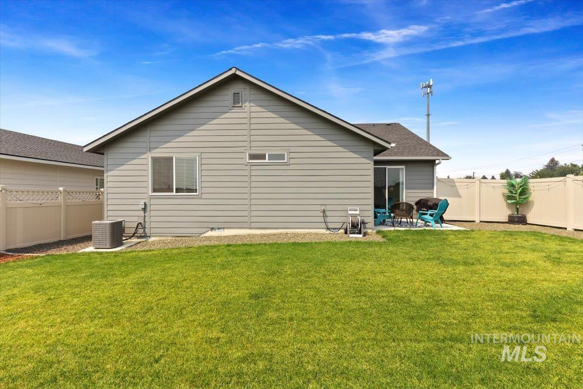 1532 N Coltsfoot Ave, Kuna, Idaho 83634, 3 Bedrooms, 2 Bathrooms, Residential For Sale, Price $420,000,MLS 98996857