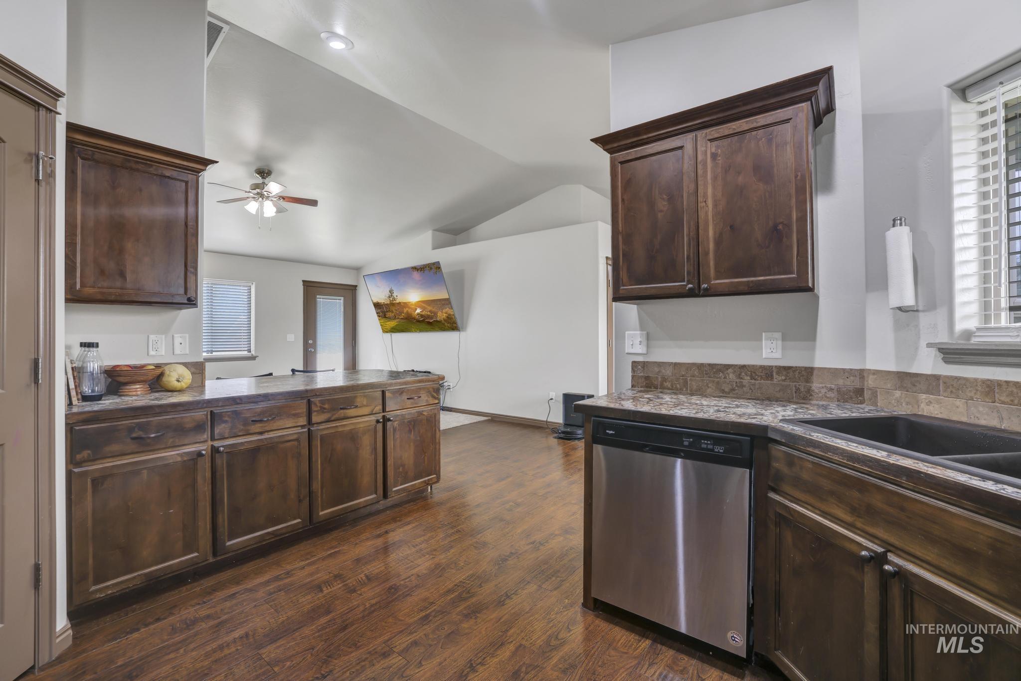 420 Pheasant Rd W, Twin Falls, Idaho 83301, 3 Bedrooms, 2 Bathrooms, Residential For Sale, Price $360,000,MLS 98996859