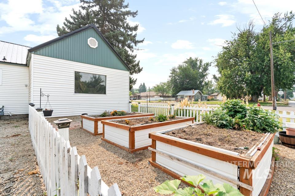 1505 1st Avenue S, Payette, Idaho 83661, 2 Bedrooms, 1 Bathroom, Residential For Sale, Price $299,000,MLS 98996862