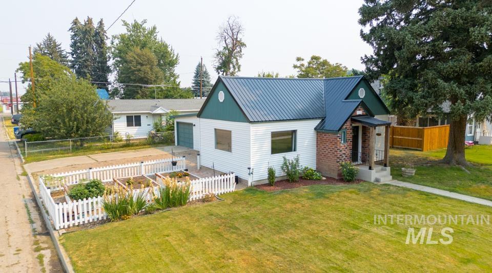 1505 1st Avenue S, Payette, Idaho 83661, 2 Bedrooms, 1 Bathroom, Residential For Sale, Price $299,000,MLS 98996862
