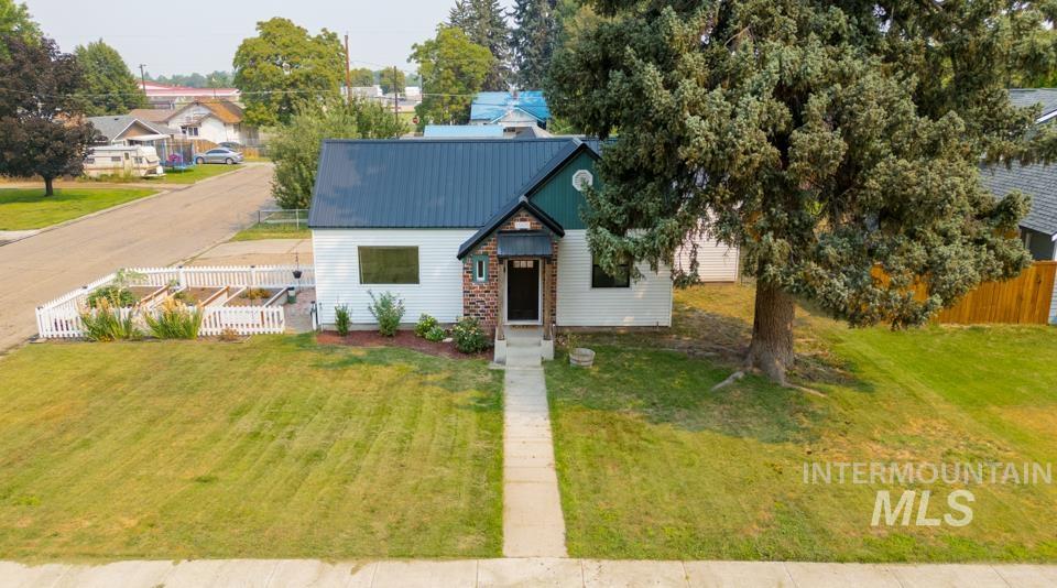 1505 1st Avenue S, Payette, Idaho 83661, 2 Bedrooms, 1 Bathroom, Residential For Sale, Price $299,000,MLS 98996862