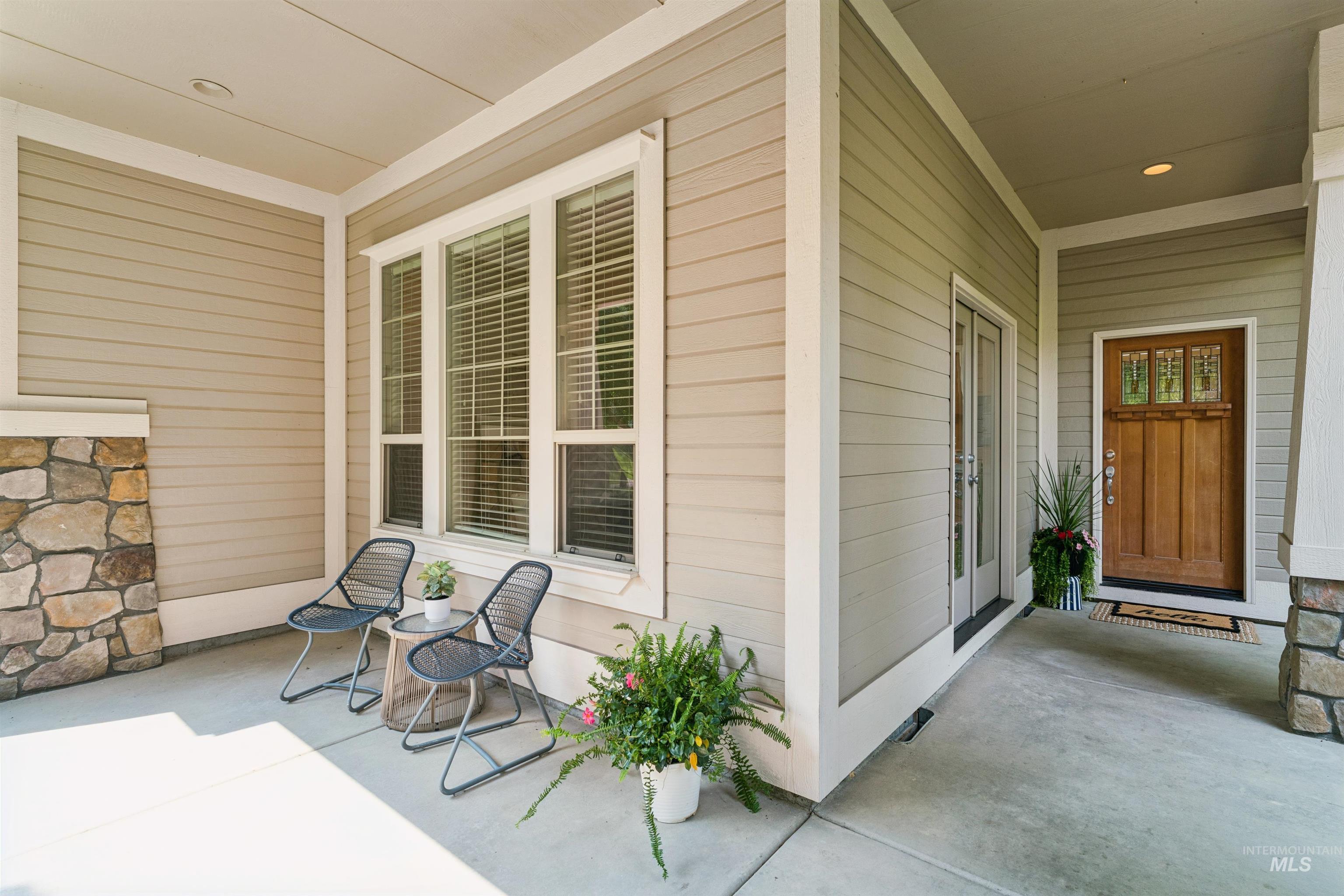 1199 N Macaile, Eagle, Idaho 83616, 4 Bedrooms, 3 Bathrooms, Residential For Sale, Price $839,000,MLS 98996863