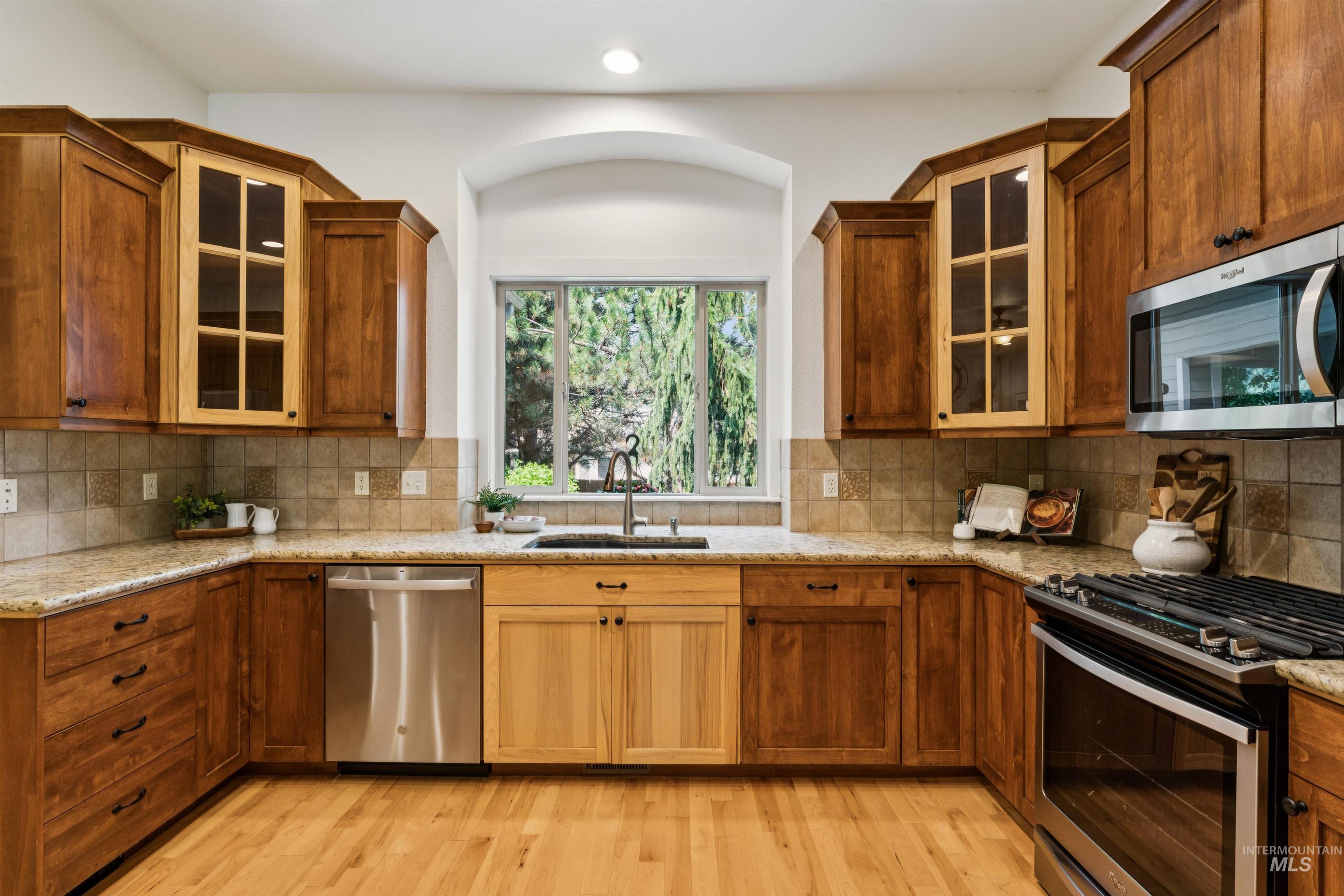 1199 N Macaile, Eagle, Idaho 83616, 4 Bedrooms, 3 Bathrooms, Residential For Sale, Price $839,000,MLS 98996863