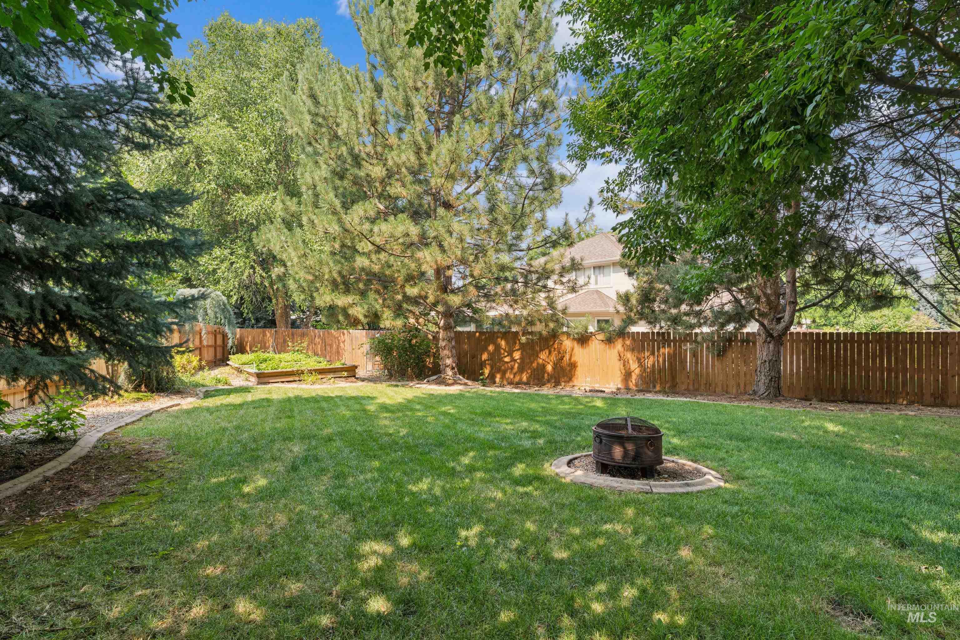 1199 N Macaile, Eagle, Idaho 83616, 4 Bedrooms, 3 Bathrooms, Residential For Sale, Price $839,000,MLS 98996863