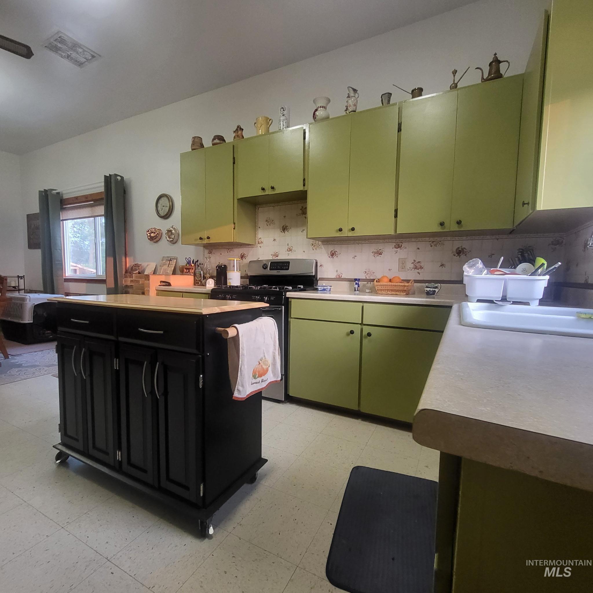 680 Pleasant Valley Road, Clearwater, Idaho 83552, 3 Bedrooms, 1 Bathroom, Residential For Sale, Price $489,000,MLS 98996864