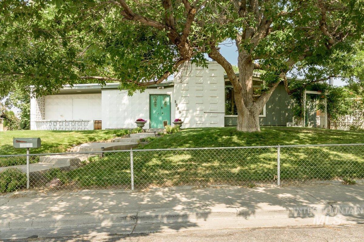 1398 Santa Anita Ave, Pocatello, Idaho 83201, 5 Bedrooms, 3 Bathrooms, Residential For Sale, Price $345,000,MLS 98996865