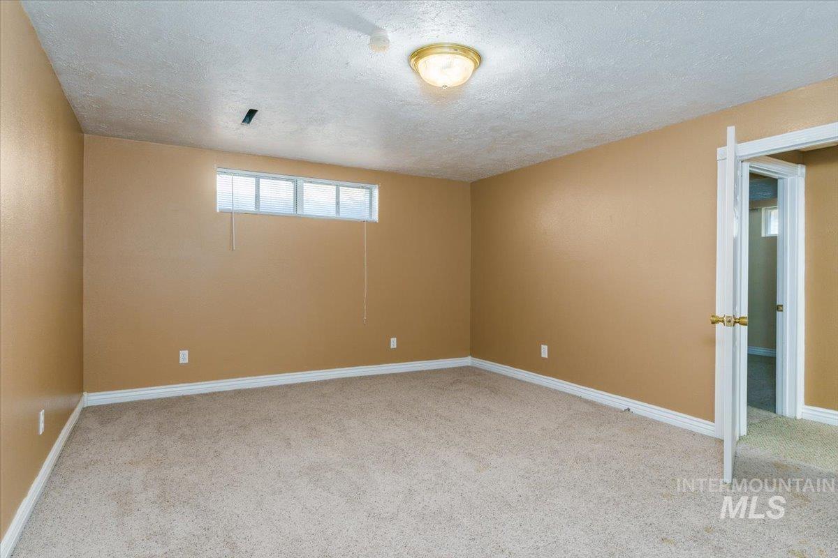 1398 Santa Anita Ave, Pocatello, Idaho 83201, 5 Bedrooms, 3 Bathrooms, Residential For Sale, Price $345,000,MLS 98996865