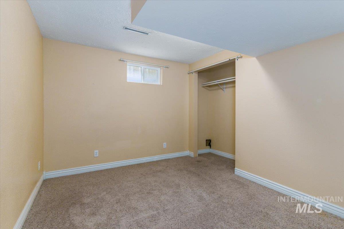 1398 Santa Anita Ave, Pocatello, Idaho 83201, 5 Bedrooms, 3 Bathrooms, Residential For Sale, Price $345,000,MLS 98996865