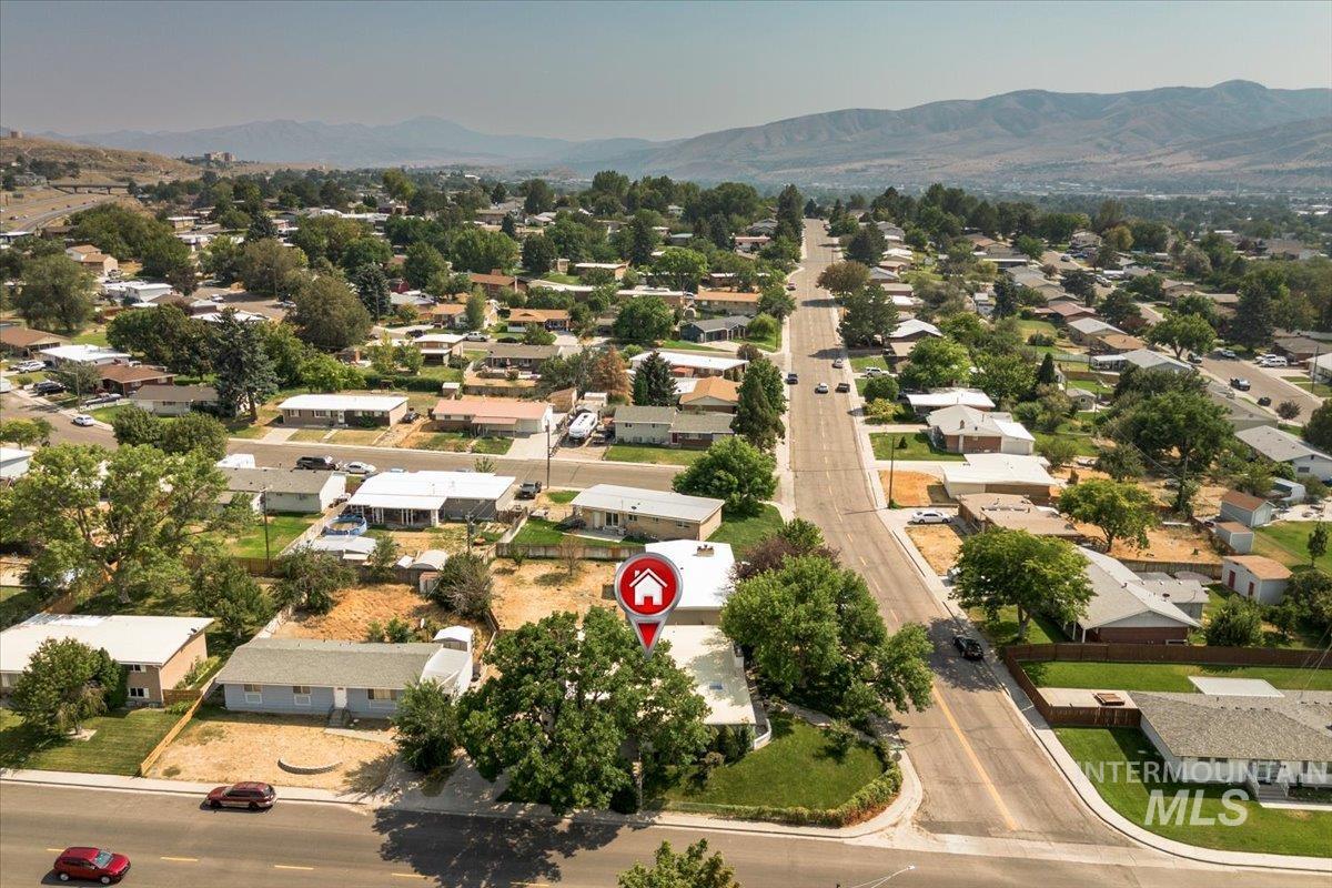 1398 Santa Anita Ave, Pocatello, Idaho 83201, 5 Bedrooms, 3 Bathrooms, Residential For Sale, Price $345,000,MLS 98996865