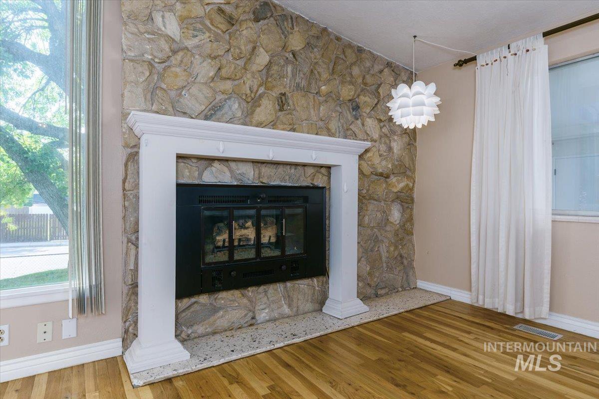 1398 Santa Anita Ave, Pocatello, Idaho 83201, 5 Bedrooms, 3 Bathrooms, Residential For Sale, Price $345,000,MLS 98996865