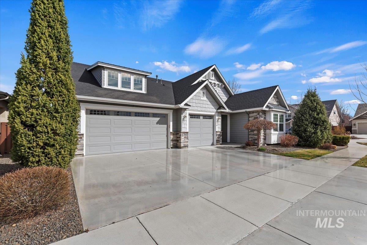 4074 W Bavaria St., Eagle, Idaho 83616, 3 Bedrooms, 2.5 Bathrooms, Residential For Sale, Price $899,900, 98996872