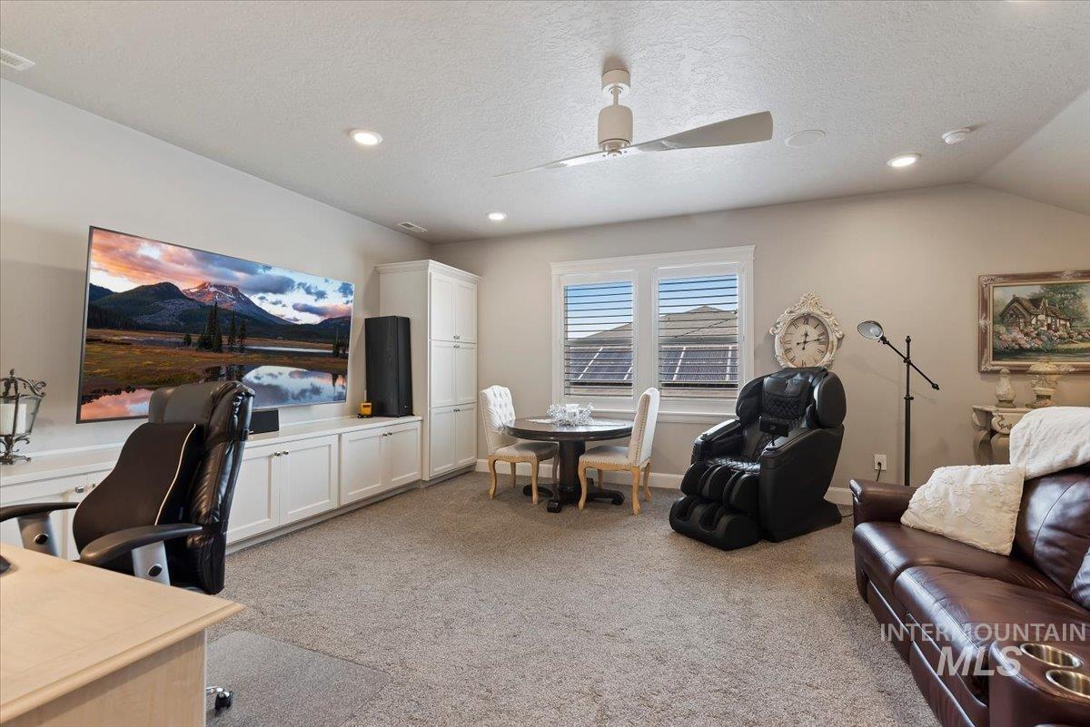 4074 W Bavaria St., Eagle, Idaho 83616, 3 Bedrooms, 2.5 Bathrooms, Residential For Sale, Price $899,900, 98996872
