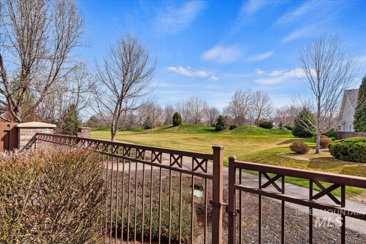4074 W Bavaria St., Eagle, Idaho 83616, 3 Bedrooms, 2.5 Bathrooms, Residential For Sale, Price $899,900, 98996872