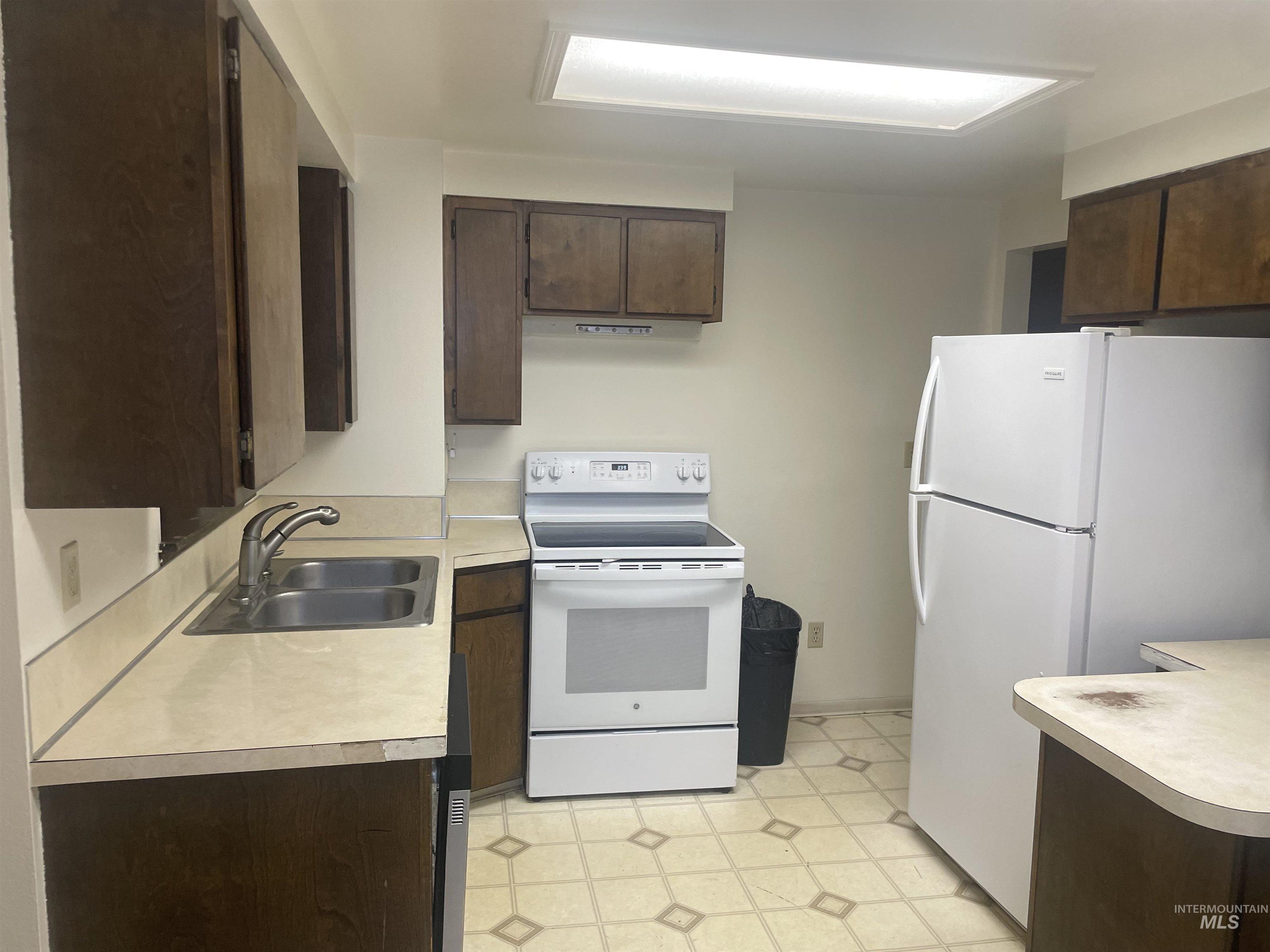 2009 E Linden Street, Caldwell, Idaho 83605, 3 Bedrooms, 1 Bathroom, Residential Income For Sale, Price $434,900,MLS 98996874