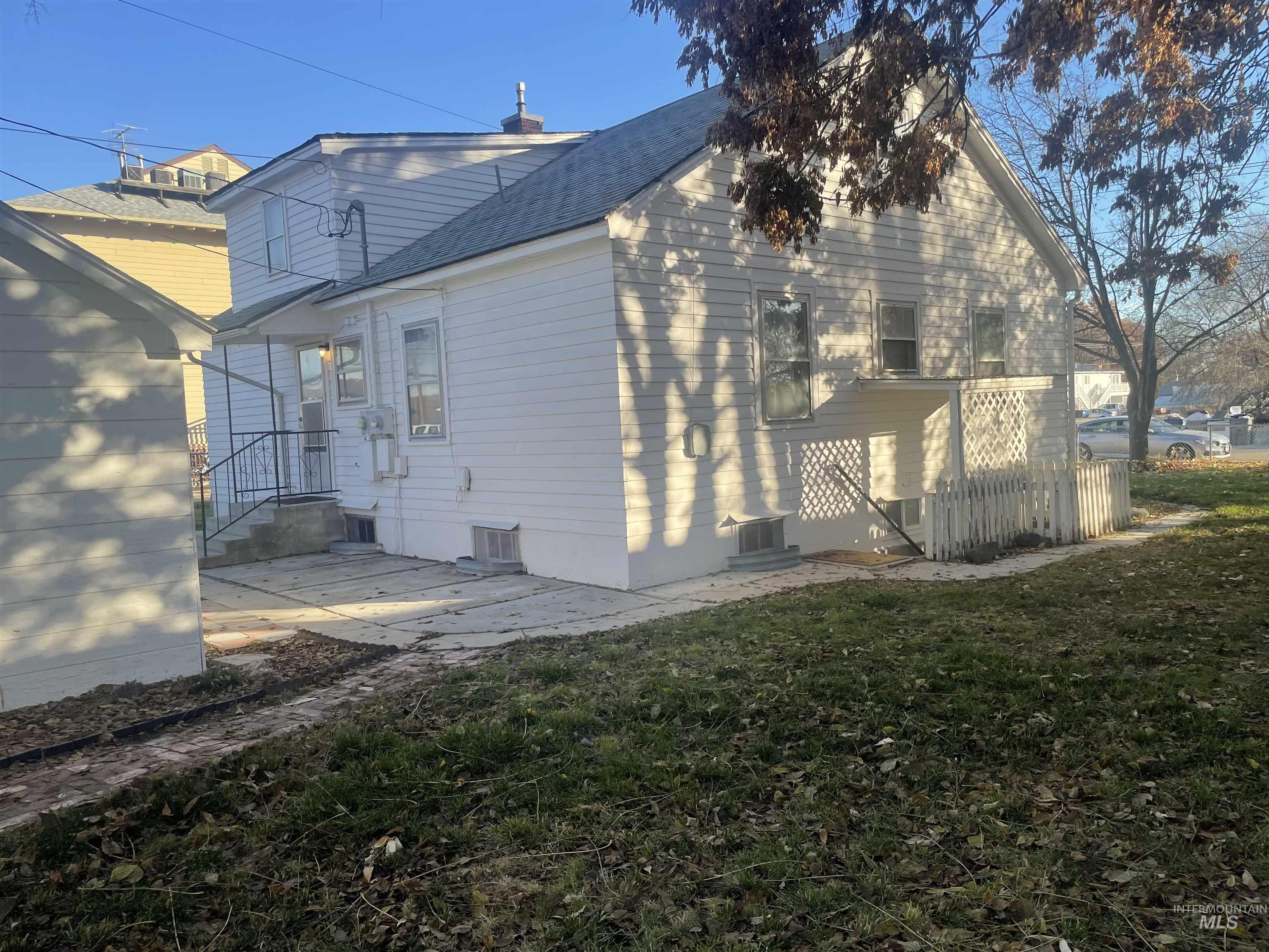 2009 E Linden Street, Caldwell, Idaho 83605, 3 Bedrooms, 1 Bathroom, Residential Income For Sale, Price $434,900,MLS 98996874